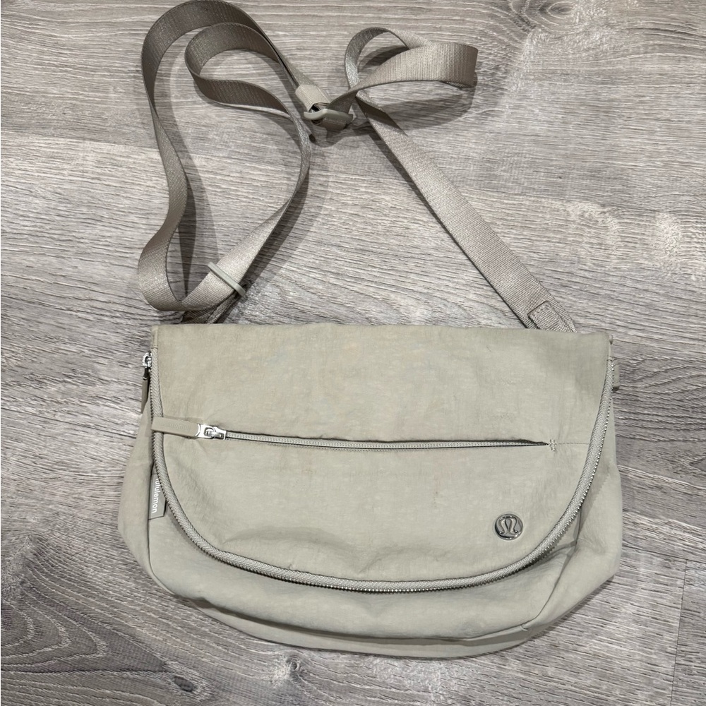 Lululemon Athletica Beige All Night Festival Crossbody Bag 5L